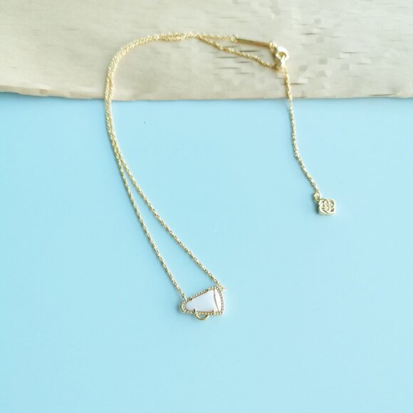 Kendra Scott Cheer Pendant Necklace Gold White Mother-of-Pearl Glam Look - Picture 2 of 3